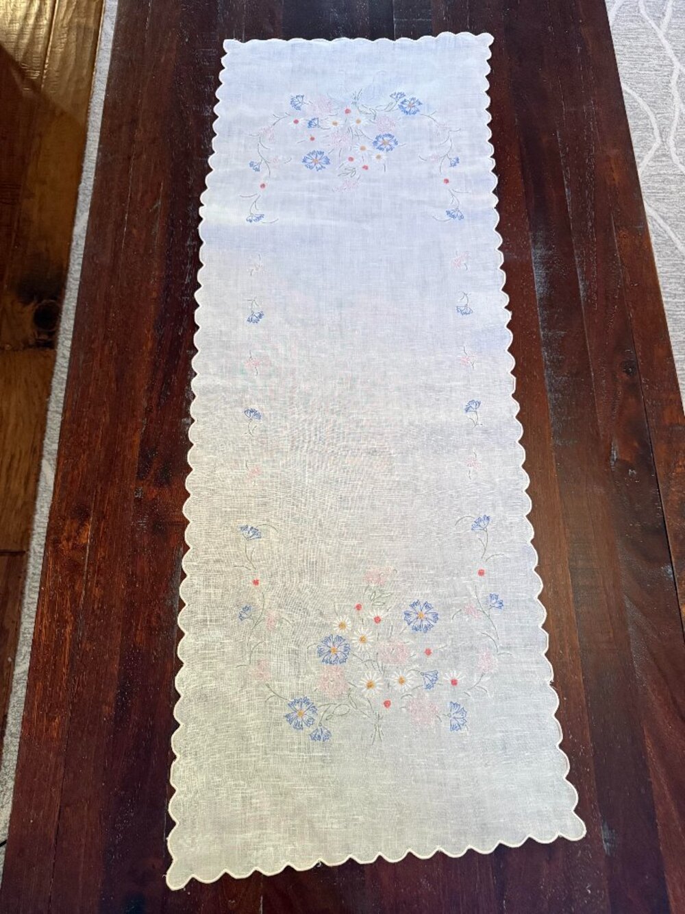 VTG Linen Embroidered Floral Table Runner